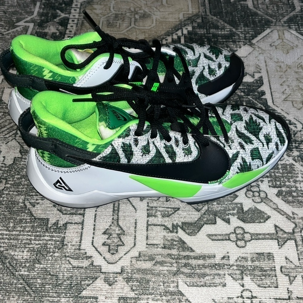 Nike kids or men’s Zoom Freak 2 Naija size 7 - Picture 2 of 9